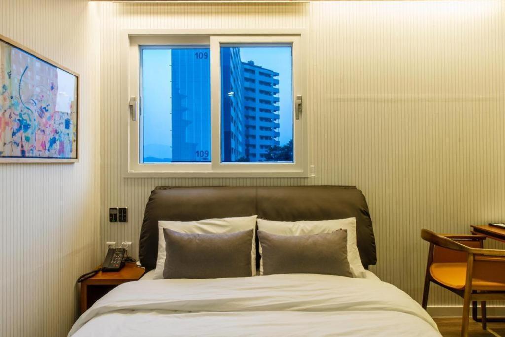 Brown Dot Hotel Kjongdzsu Kültér fotó
