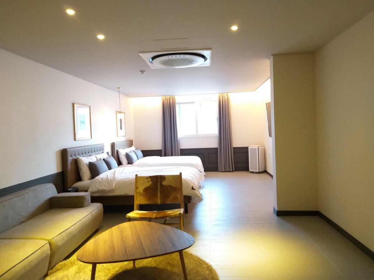 Brown Dot Hotel Kjongdzsu Kültér fotó